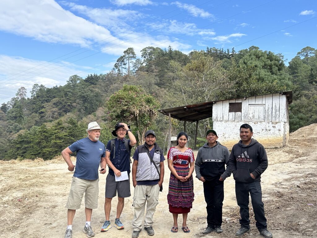 Members of Barranco Alto's Water Committee / Cocode and club representatives during a project visit on 2/18/2024